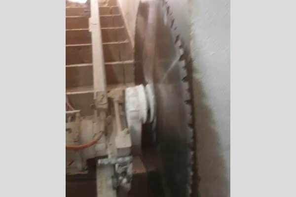 ניסור מדרגות בטון